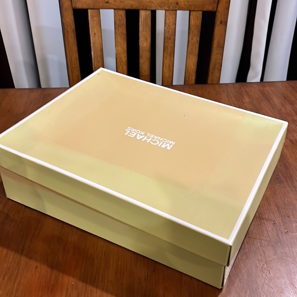 Michael Kors Emma Lily black velour Boots new Girls Toddlers Size 11 - Picture 10 of 11